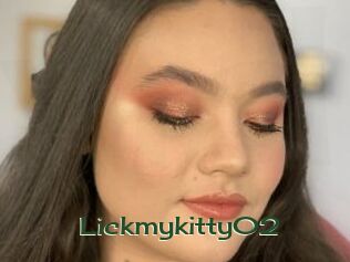 Lickmykitty02