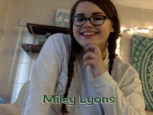 Miley_Lyons
