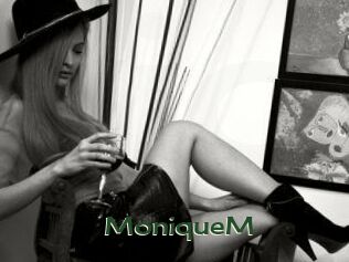 MoniqueM