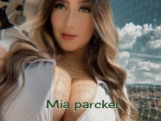 Mia_parcker
