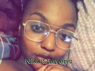 Nikki_Stevens